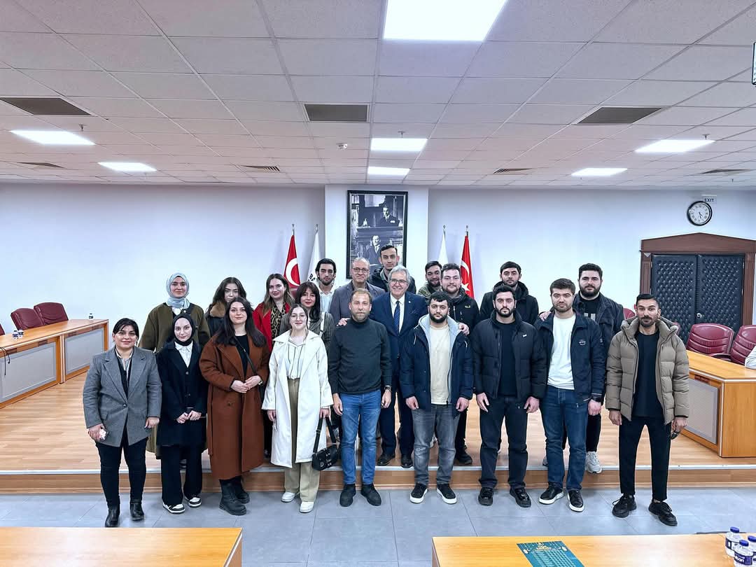 GENÇLERLE YEREL YÖNETİMLER ÜZERİNE KEYİFLİ SOHBET Bandırma Onyedi Eylül Üniversitesi