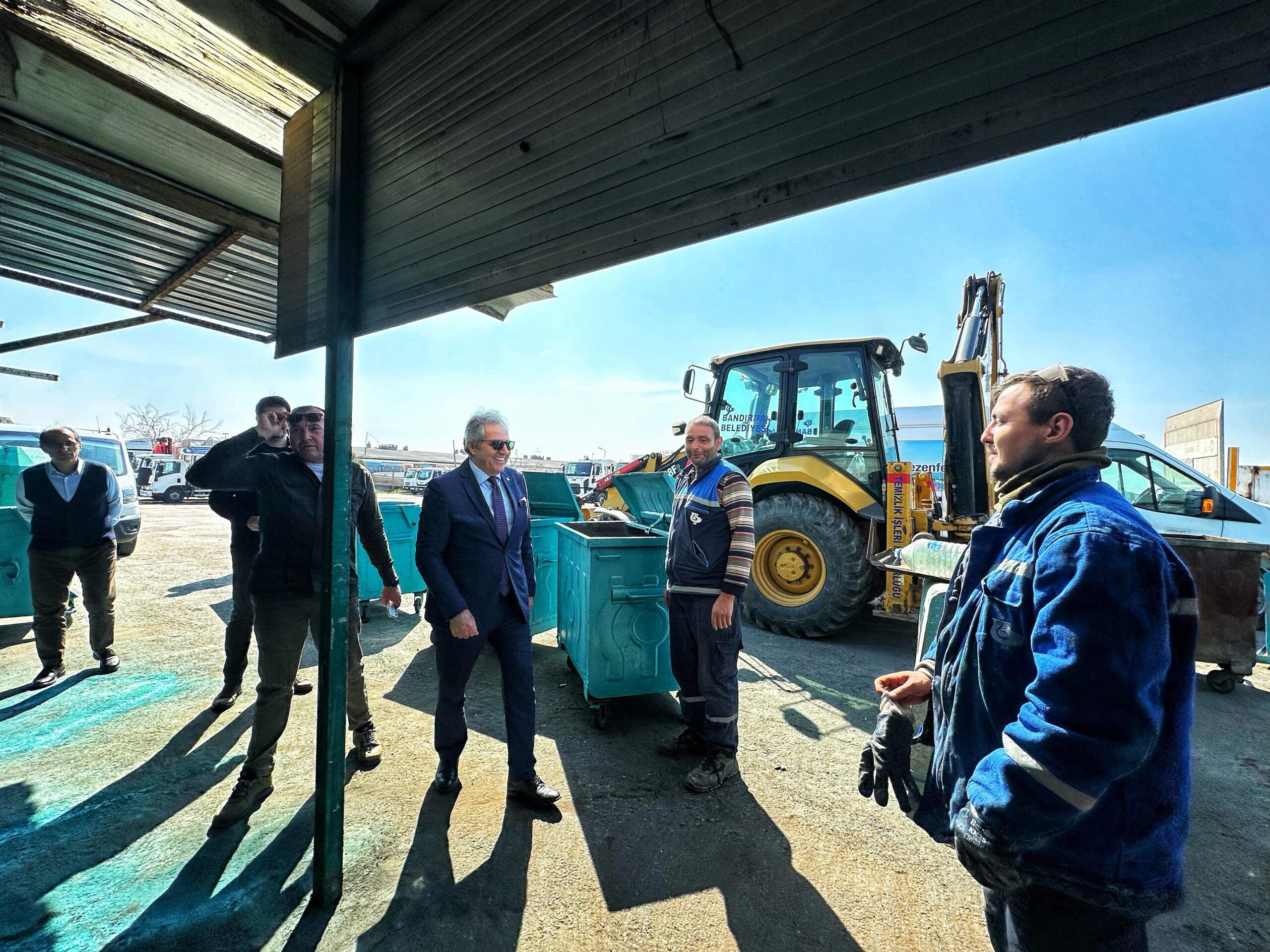 BANDIRMA BELEDİYESİ’NDEN TEMİZ VE YAŞANABİLİR BİR KENT İÇİN ÖZVERİLİ ÇALIŞMA