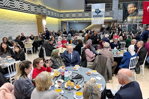 Şehit aileleri, gaziler ve gazi  aileleri iftar yemeğinde buluştu