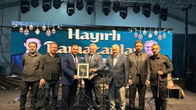 Bandırma Belediyesi tarafından düzenlenen Kadir Gecesi programı Bandırma Belediye Başkanı