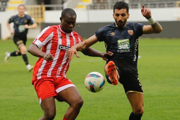 Fırsat tepmeye devam ediyoruz ( 0-0 )
