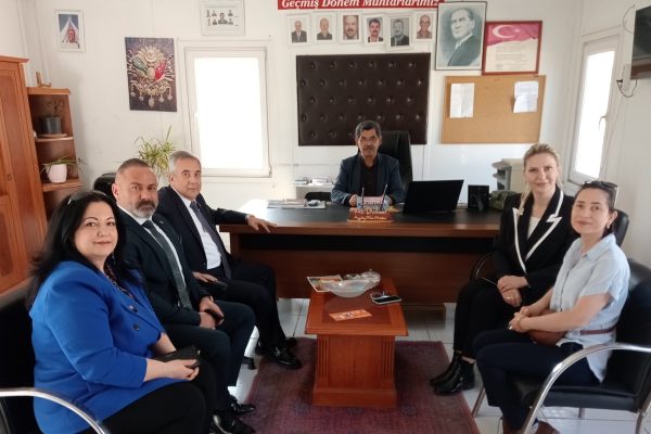 Ak Parti Heyeti Ayyıldız Mahallesi muhtarını ziyaret etti