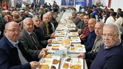 Bandırma Belediyesinin hayata geçirdiği iftar çadırında her gün hayırseverlerin katkılarıyla