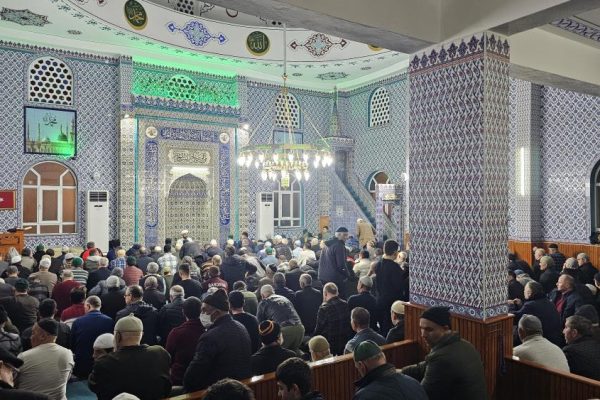 Bandırma’da ilk teravih namazı kılındı