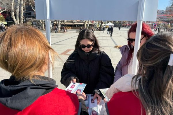 Bandırma’da kadın polislerden KADES bilgilendirme çalışması