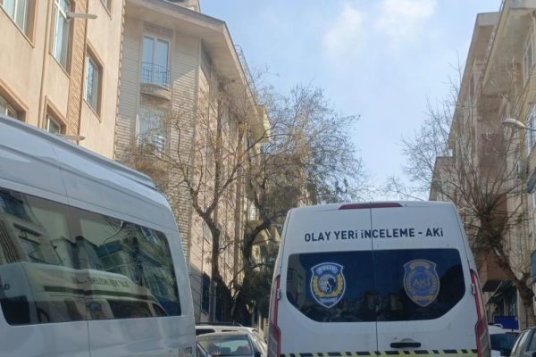 Bandırma’da cam silerken düşen kadın hayatını kaybetti
