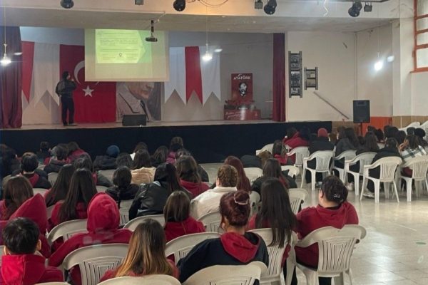 Bandırma’da lise öğrencilerine “Mavi Vatan” anlatıldı