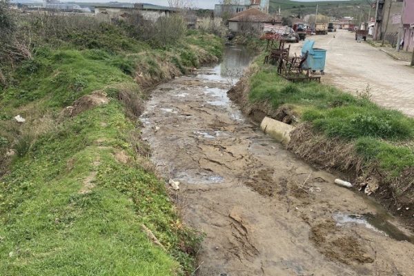 Bandırma’da dere kirliliği tepkiye neden oldu