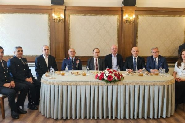 Bandırma protokolü bayramda bir araya geldi