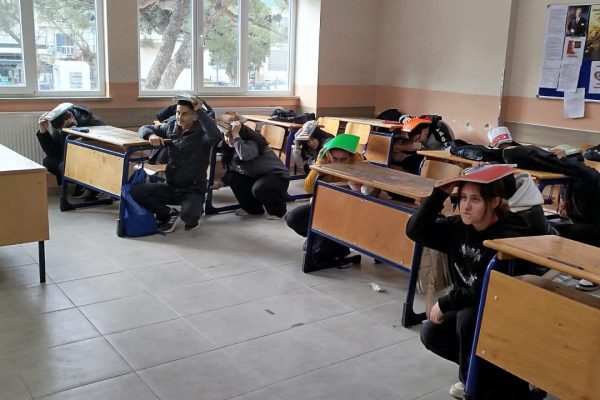 911 Arama ve Kurtarma Derneği eğitimlere devam ediyor