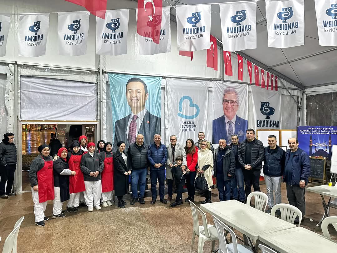 Bandırma Belediyesi’nin iftar ve etkinlik çadırında Ramazan ayının bereketi, birlik