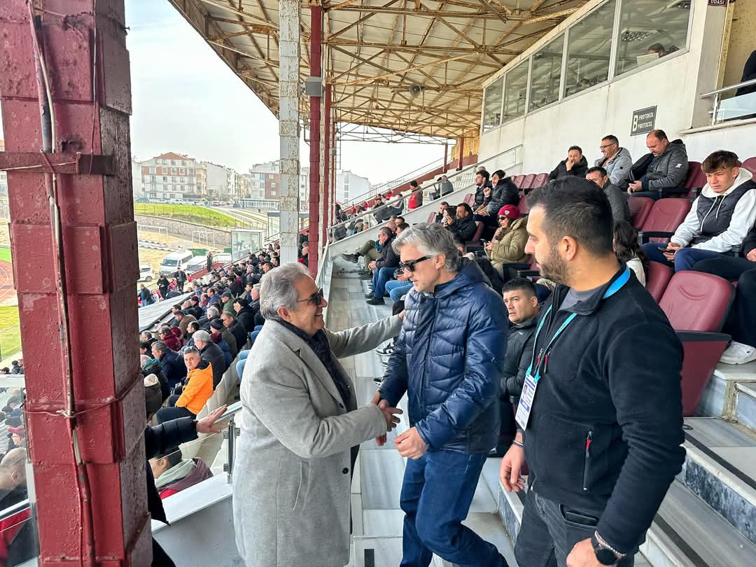 Bandırmaspor, ligin önemli mücadelelerinden birinde Ümraniyespor’u 2-0’lık skorla mağlup ederek