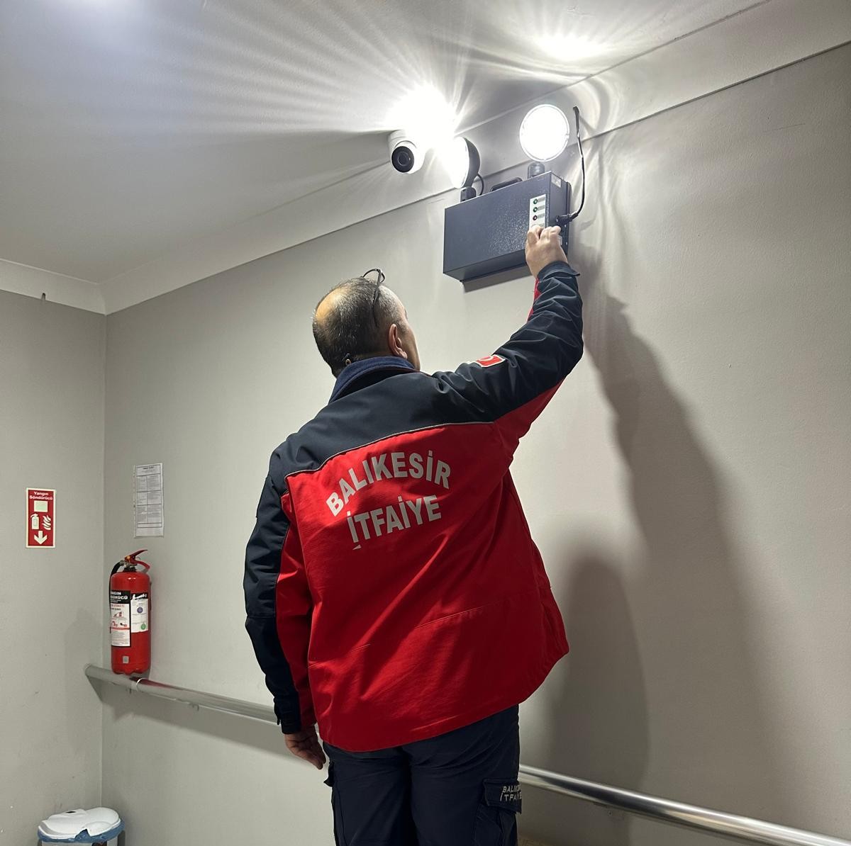   Balıkesir Büyükşehir Belediye Başkanı Ahmet Akın, tatil sezonu öncesi