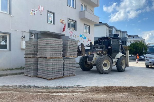 Bandırma’da yollar onarılıyor