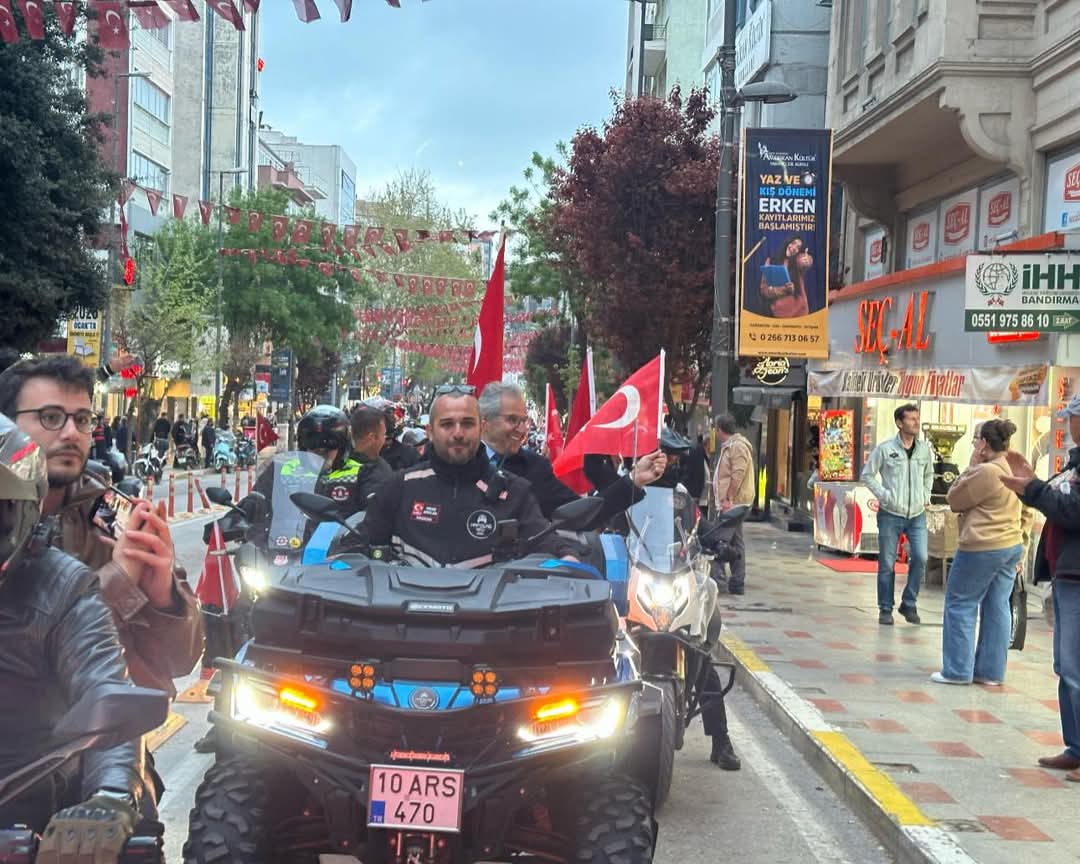 23 Nisan coşkusuna motorsiklet korteji damga vurdu