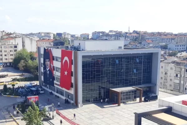 Bandırma Belediyesi’nden Levent’te 30 milyon liralık satış