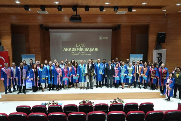 Banü’de Akademik başarı ödülleri töreni