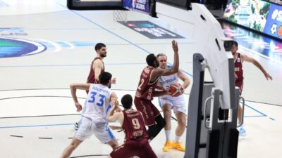 Türkiye Basketbol Ligi İlkan Karaman Sezonunun 32. hafta karşılaşmasında Bordo