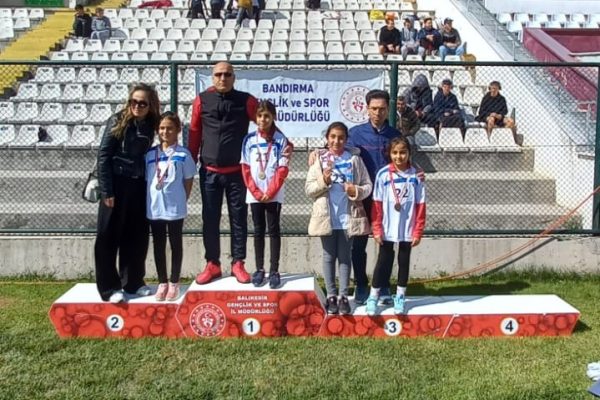 19 Mayıs Atletizm yarışmaları yapıldı