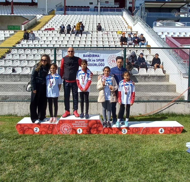 19 Mayıs Atletizm yarışmaları yapıldı