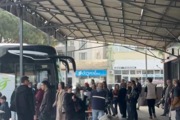 Gönen otogarında bayram sonrası dönüş yoğunluğu