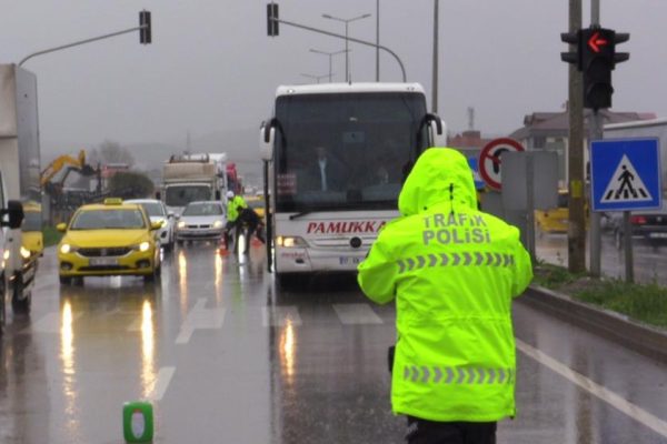 Yağışlı hava kazaya neden oldu