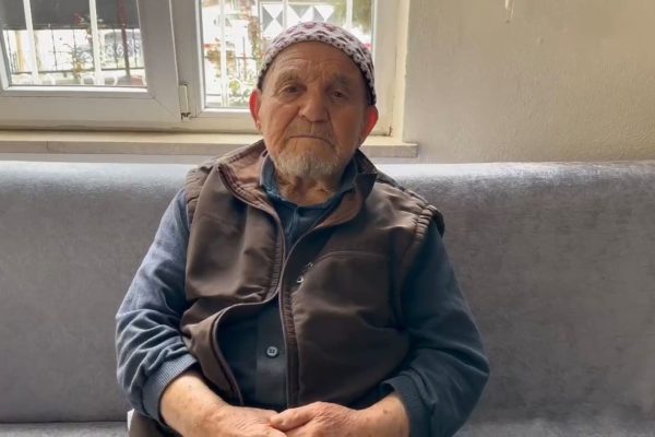 Heimlich manevrası yaşlı adamın hayatını kurtardı