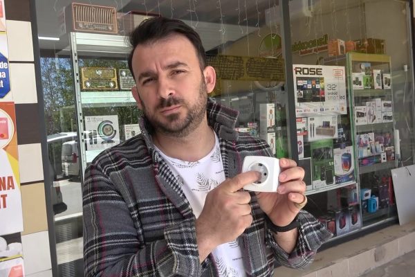 Gözle görülmez ama telefonla görünür: Gizli kameraları böyle yakalayın
