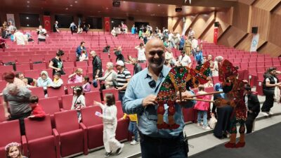 Balıkesir’de 23 Nisan etkinliği olarak hazırlanan Hacivat-Karagöz Canlı Sinema interaktif