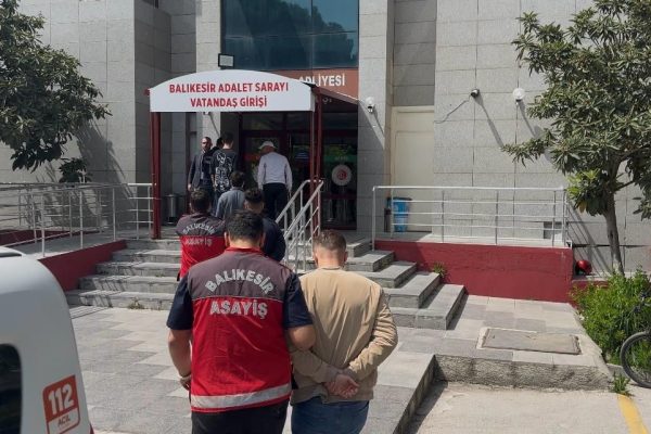 82 yaşında dolandırıcılara bir servet kaptırdı