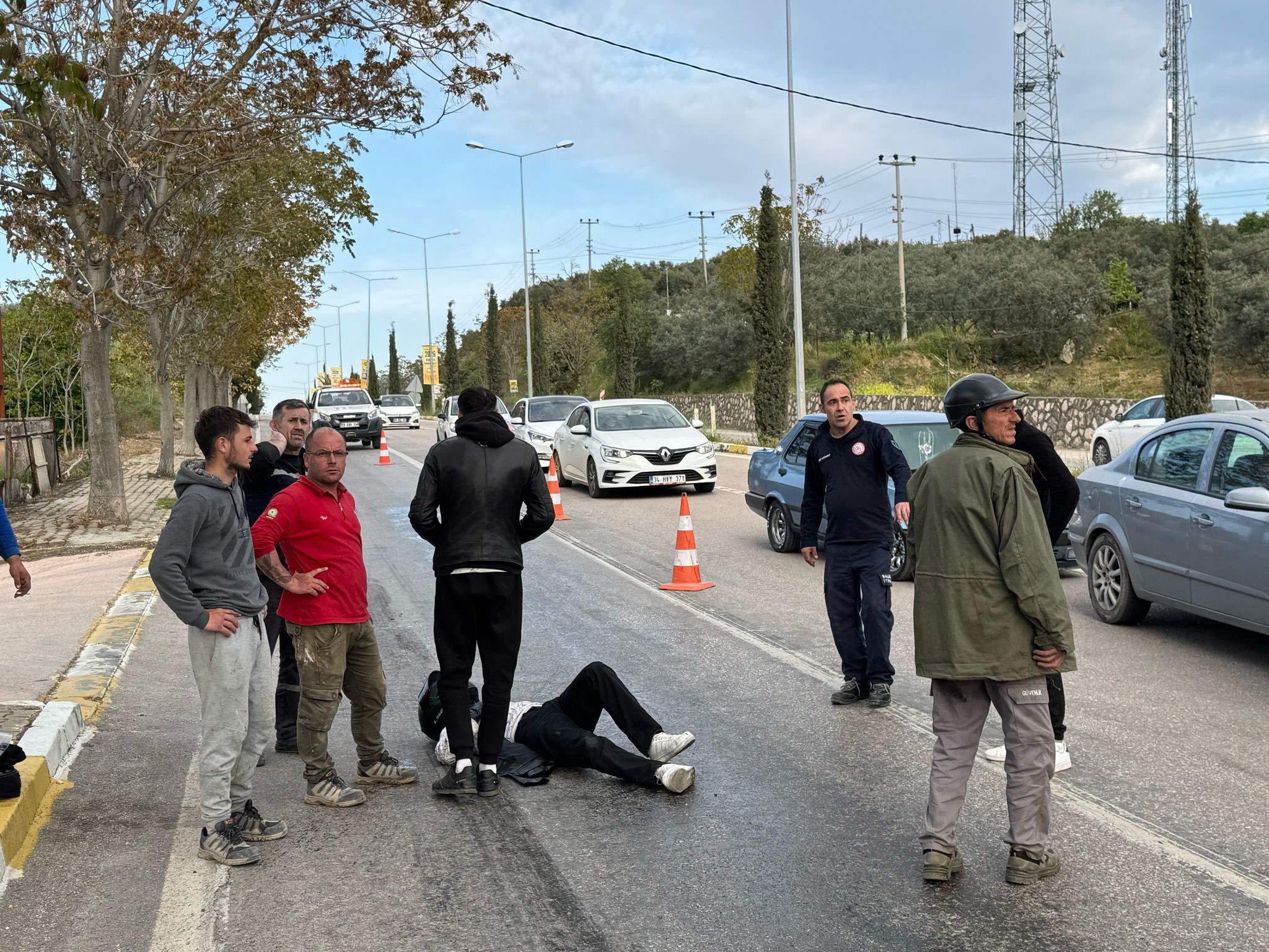 Yola dökülen yağ sebebiyle 2 motosikletli kaza yaptı