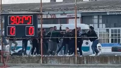 Sanayi Sahasındaki  karşılaşma sonrası iki takım taraftarı arasında kavga çıktı.