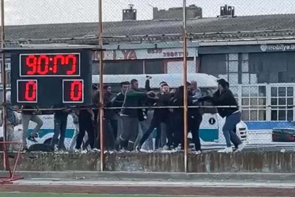 Sanayi Sahasında taraftar kavgası