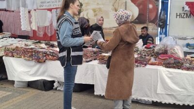 Gönen’de, İlçe Emniyet Müdürlüğü ekipleri Salı Pazarı’nda vatandaşlara yönelik bilgilendirme