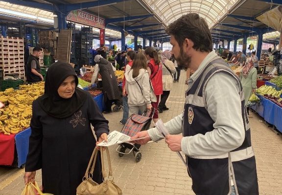 Gönen’de polisten bilgilendirme çalışması