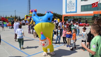 23 Nisan Ulusal Egemenlik ve Çocuk Bayramı tüm okullarda olduğu