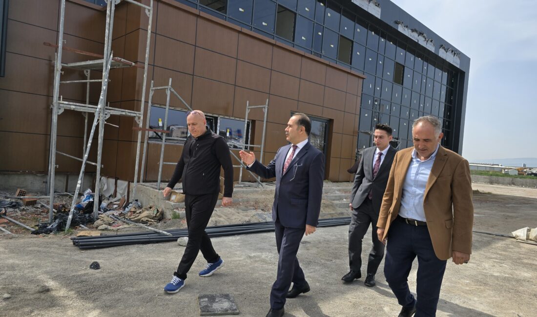 Gençlik ve Spor Bakanlığı tarafından Bandırma’da yapımı devam eden Bandırma
