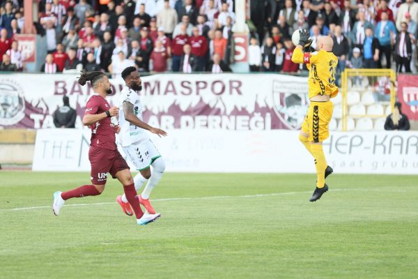1 Puan son dakikada geldi ( 2-2 )