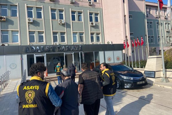 Bandırma’da fuhuş operasyonu : 2 kişi tutuklandı