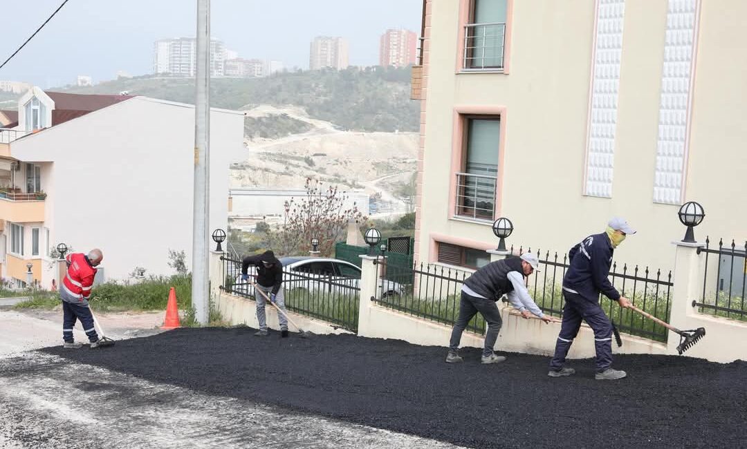 Bandırma Belediye Başkanı Dursun Mirza, kent genelinde sürdürülen altyapı ve