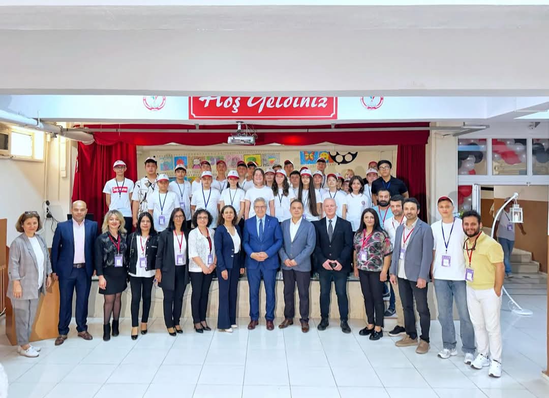 Belediye Başkanı Dursun Mirza, TÜBİTAK 4006 Bilim Fuarı’na Katıldı