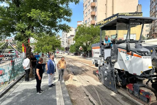 Mehmetçik Caddesindeki yenileme çalışmaları devam ediyor