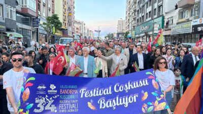 Uluslararası Bandırma Kuşcenneti Kültür ve Turizm Festivali kapsamında düzenlenen renkli