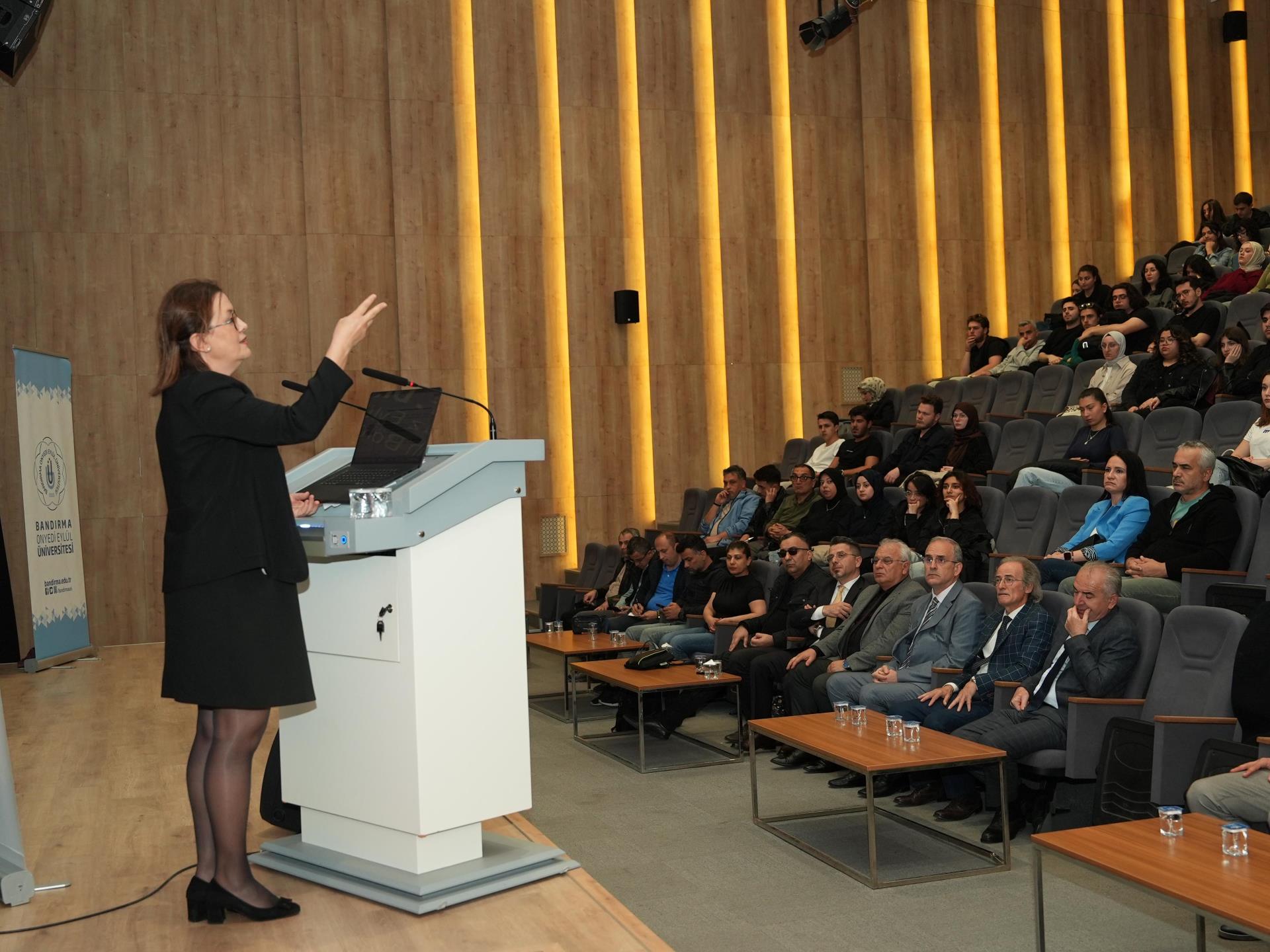 Banü’de Amerika, propaganda ve 1915 olayları konferansı