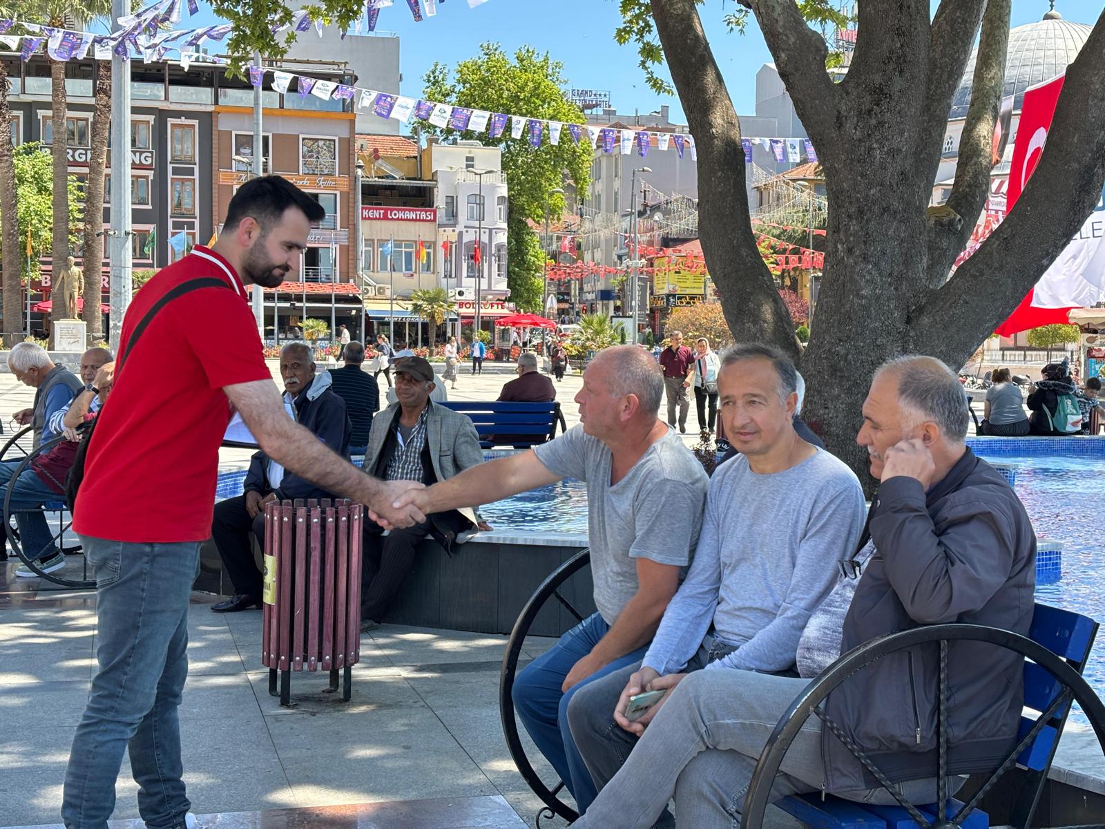 Büyükşehir Belediyesi Yakın Çözüm Saha Ekibi Bandırma’da vatandaşları dinledi