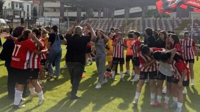 Kadınlar 3. lig futbol liginde grubunu yenilgisiz lider kapatan Bandırmgücü