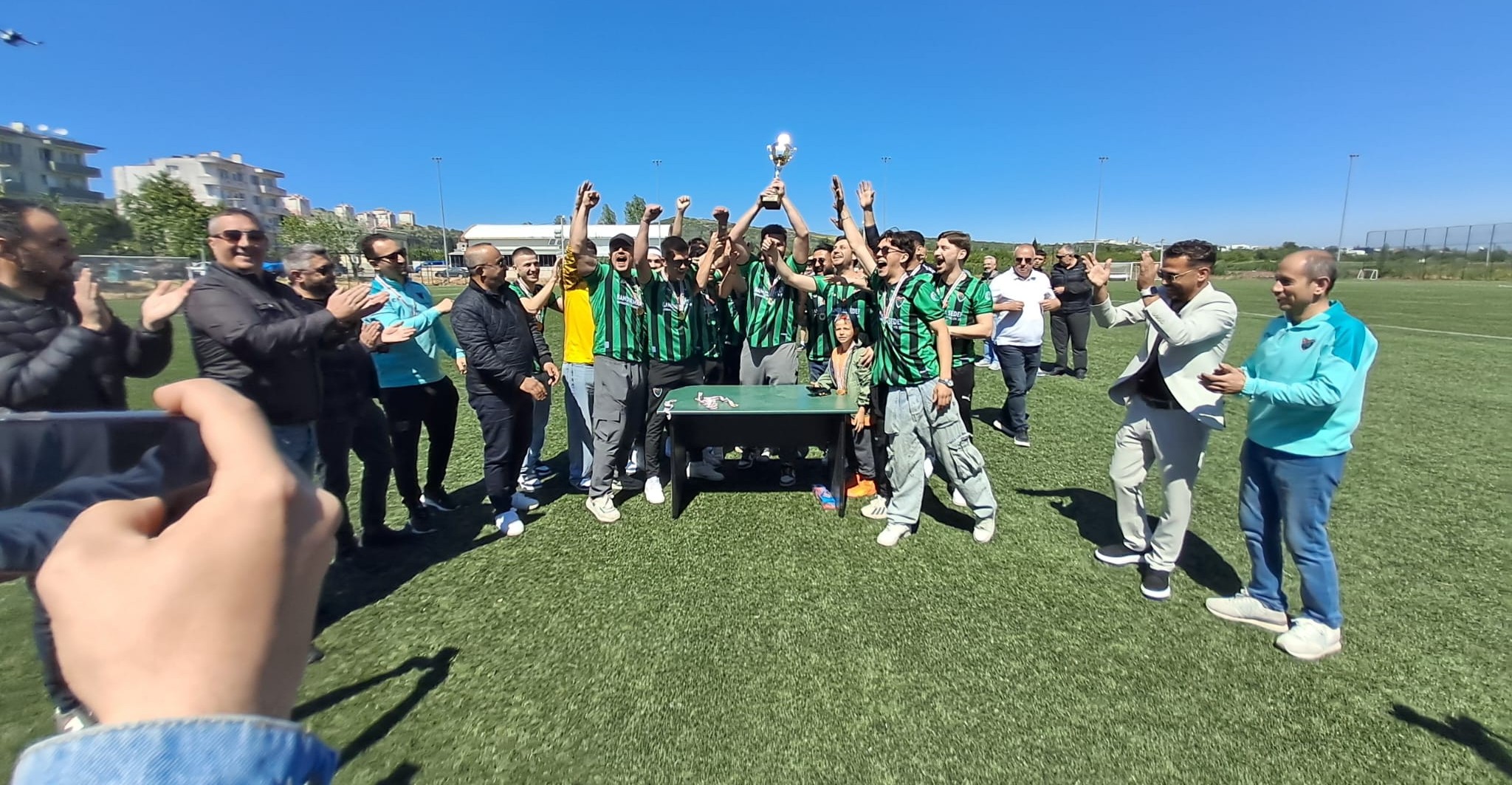 Şampiyon Edincikspor kupasına kavuştu