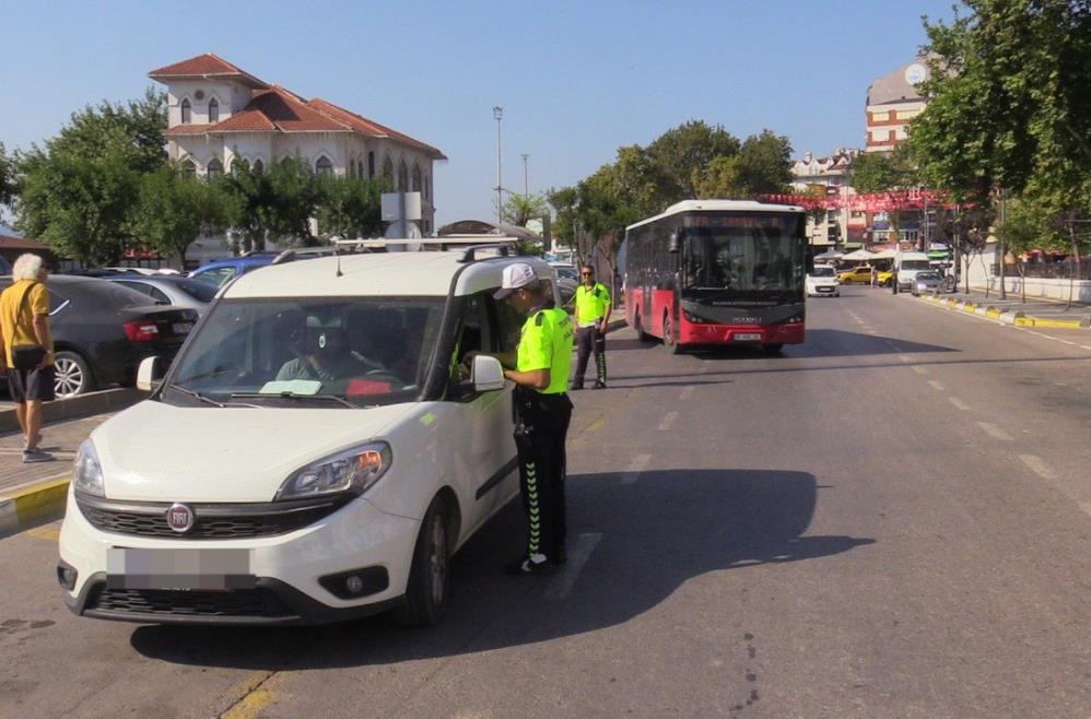 Yılın ilk 4 ayında trafik denetimlerinde ceza yağdı