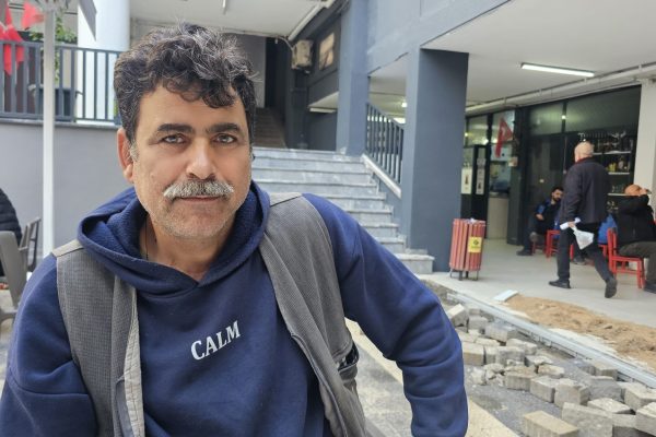 Tek kimlik, iki farklı hayat