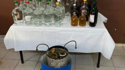 Erdek’te  jandarma ekiplerince düzenlenen operasyonda kaçak alkol ele geçirildi. Edinilen